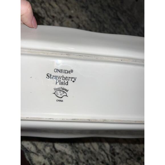 Oneida Strawberry Plaid Rectangle Serving Plate 18 x 7 Charcuterie Dessert Bread - Picture 4 of 8